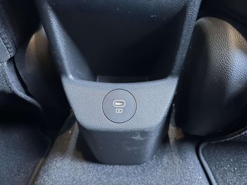 Car image 36