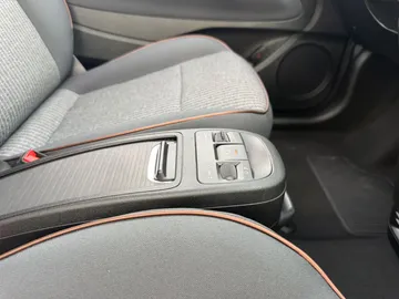 Car image 42