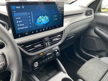 Car image 23