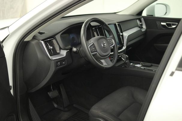 Volvo XC60 T4 Momentum 140 kW image number 5