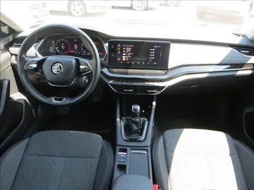 Car image 26
