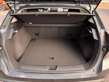 Car image 34