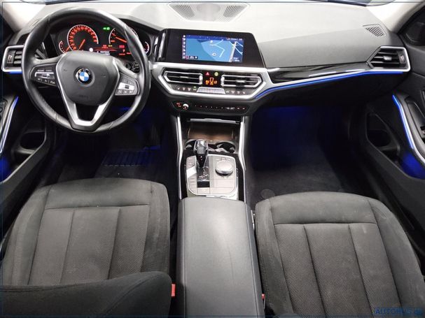 BMW 320i Advantage 135 kW image number 5