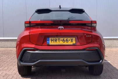 Car image 4