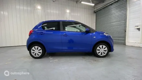 Car image 4
