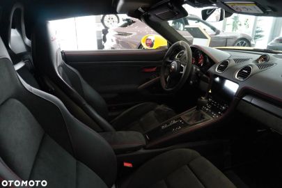 Car image 36