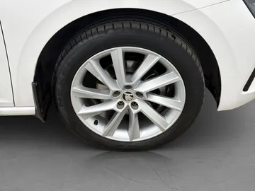 Car image 33