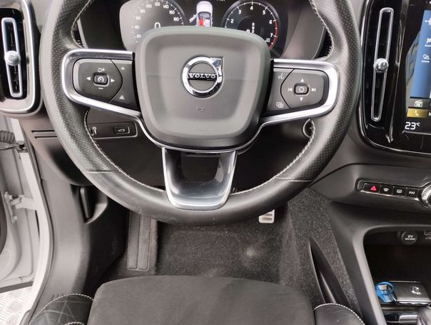 Volvo XC40 T3 120 kW image number 21