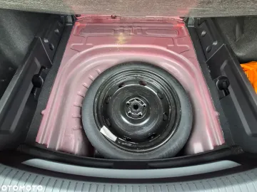 Car image 33