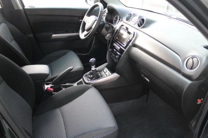 Car image 11