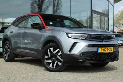 Car image 3