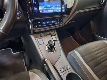 Car image 12