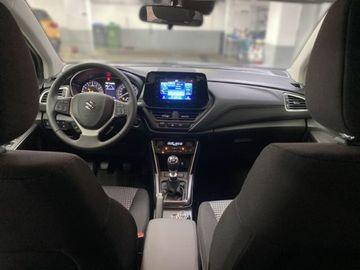 Car image 16