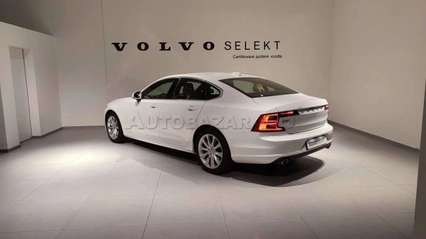 Volvo S90 T4 Momentum T8 140 kW image number 6