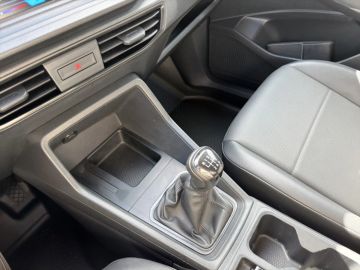 Car image 25