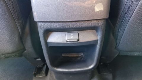 Car image 36