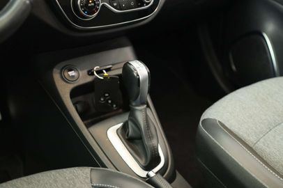 Car image 32