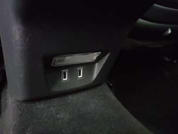 Car image 37