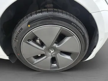 Car image 35