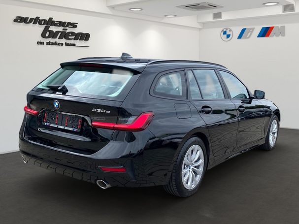 BMW 330 e Touring Advantage 215 kW image number 3