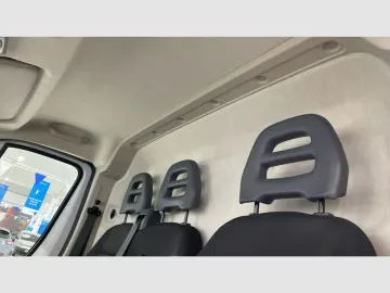Car image 36