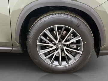 Car image 29