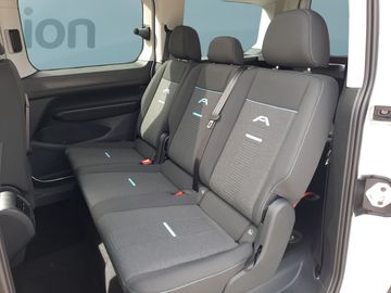 Car image 25
