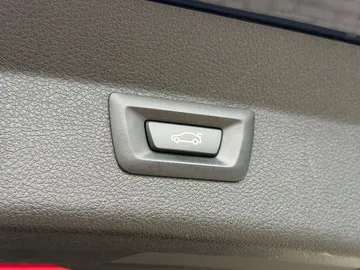 Car image 47
