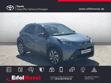Car image 2