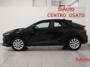 Car image 18