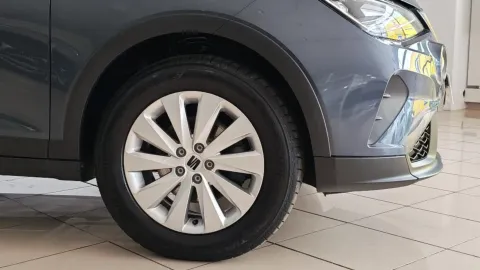 Car image 15