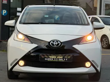 Car image 4