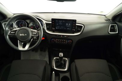 Car image 11