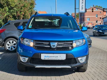 Car image 3