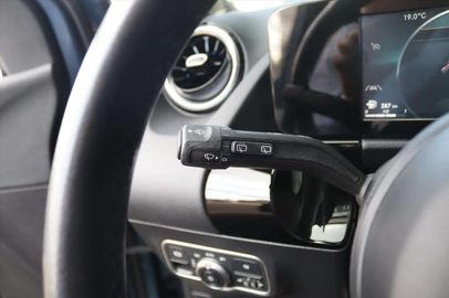 Car image 32