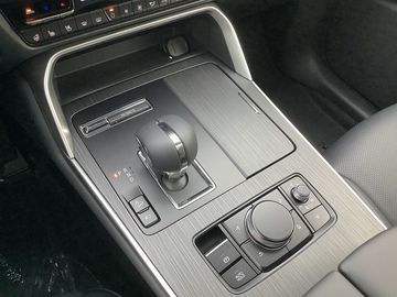 Car image 25