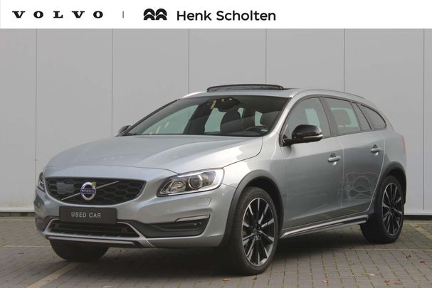 Volvo V60 Cross Country T8 180 kW image number 1