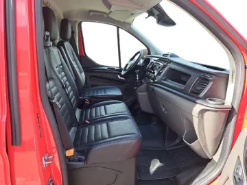 Car image 19