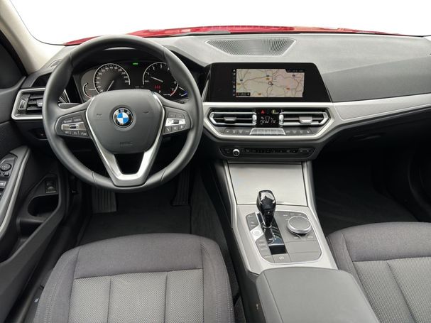 BMW 320i Advantage 135 kW image number 5