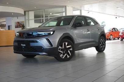 Car image 2