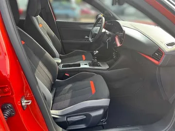 Car image 16
