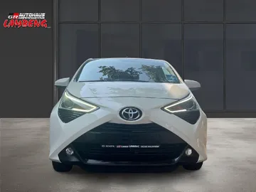Car image 2