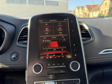 Car image 32
