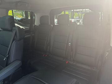 Car image 32