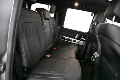 Car image 34