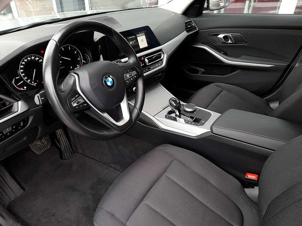 BMW 320d Touring 140 kW image number 9