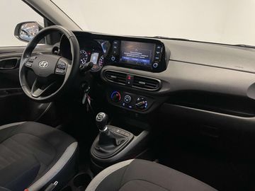 Car image 11