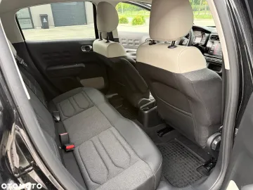 Car image 29