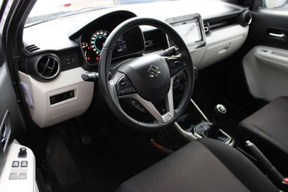 Car image 8