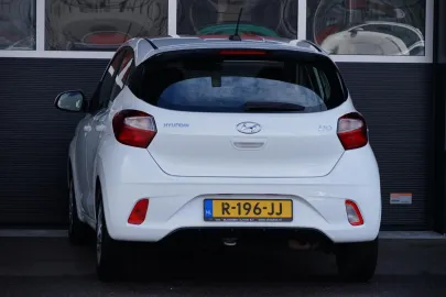 Car image 28
